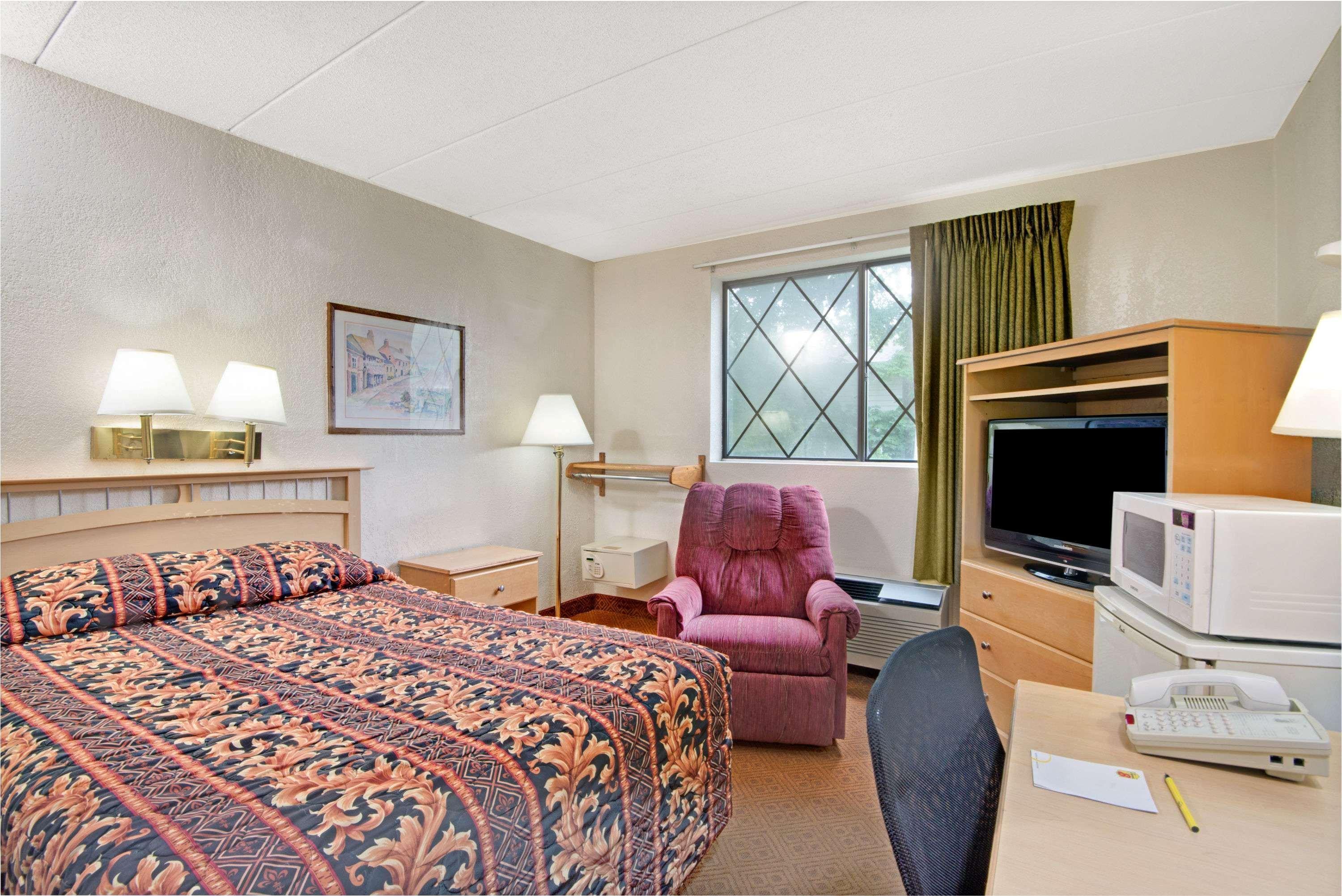 Super 8 By Wyndham Stamford/New York City Area Экстерьер фото