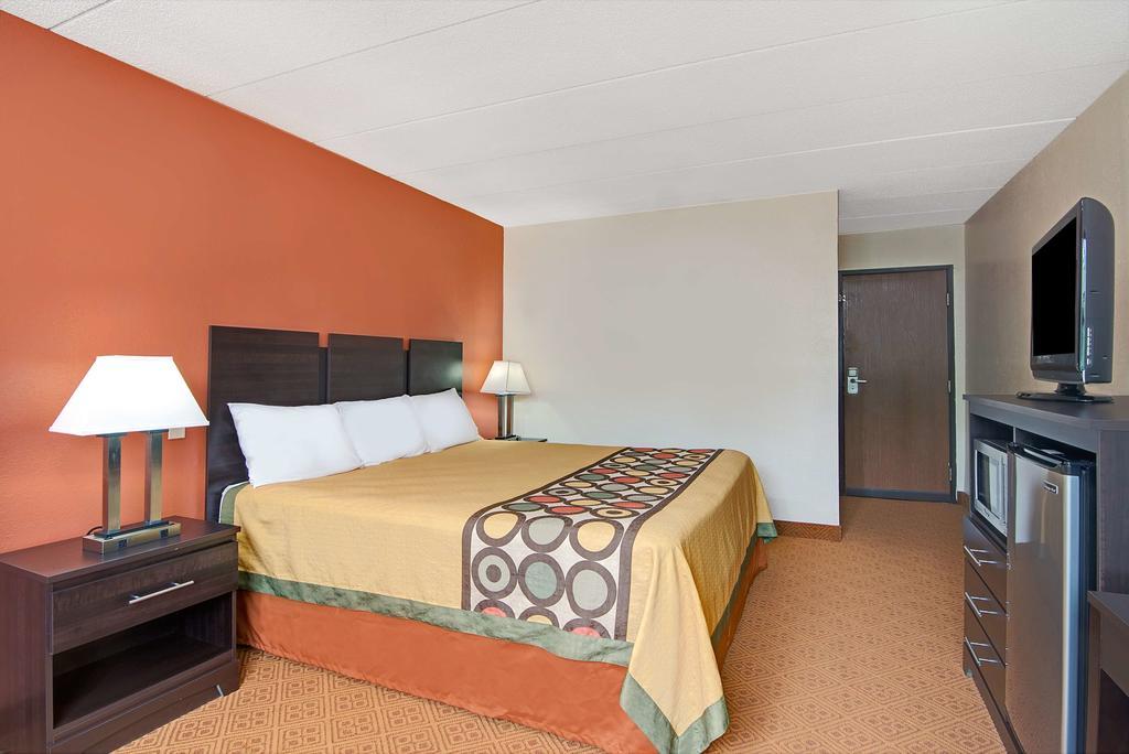 Super 8 By Wyndham Stamford/New York City Area Экстерьер фото